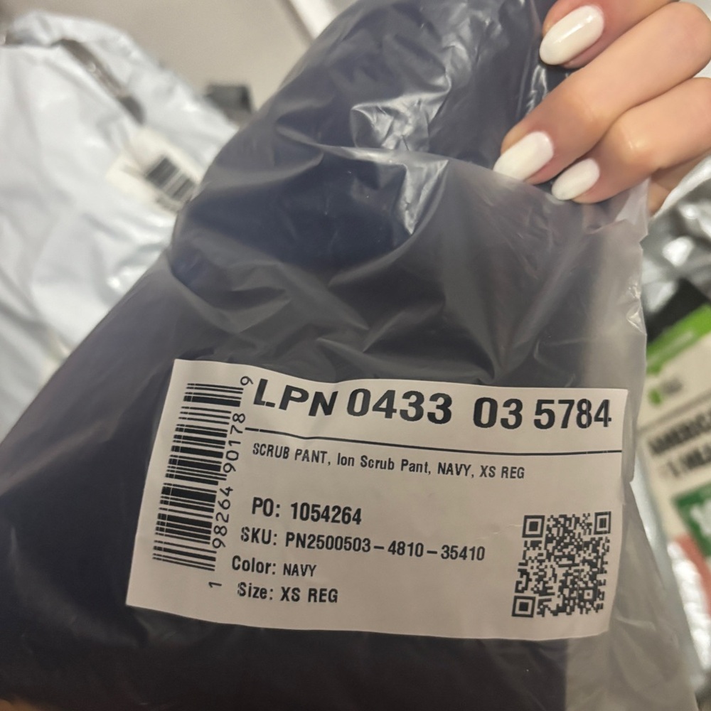 Fabletics Ion Scrub Pants XS, Navy. Unused, new with tags. - Picture 4 of 4